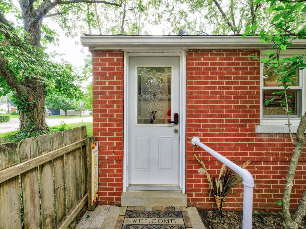 Mid-Century Brick Bungalow Home Evansville Esterno foto