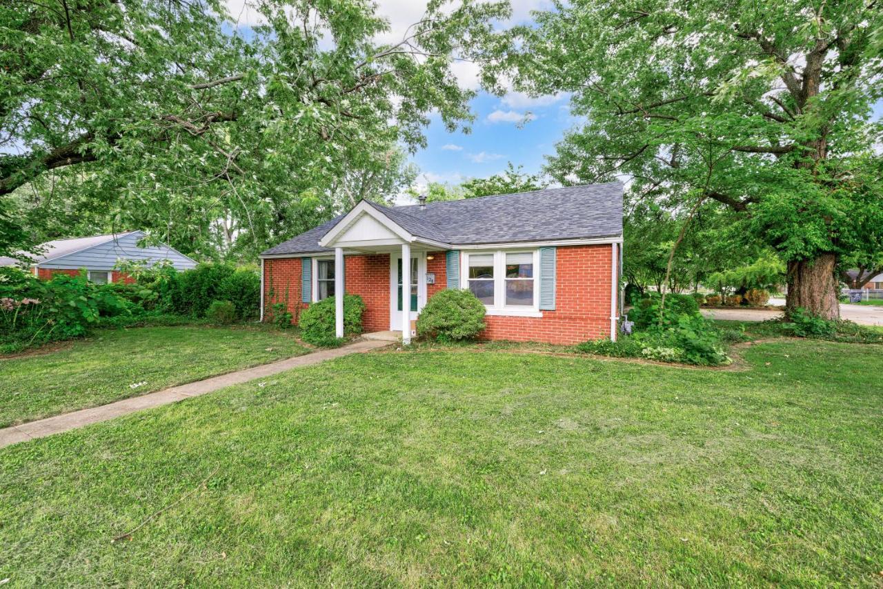 Mid-Century Brick Bungalow Home Evansville Esterno foto
