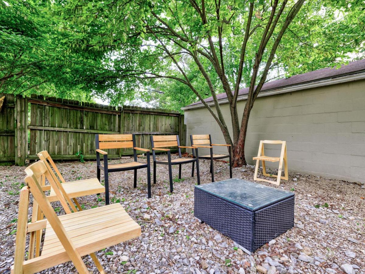 Mid-Century Brick Bungalow Home Evansville Esterno foto